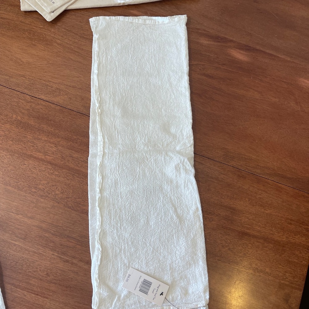 New Magnolia Tea Towels & Bags JoAnna Gaines Waco TX - Picture 7 of 16